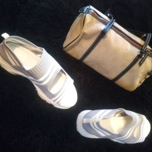 Dooney and Bourke handbag